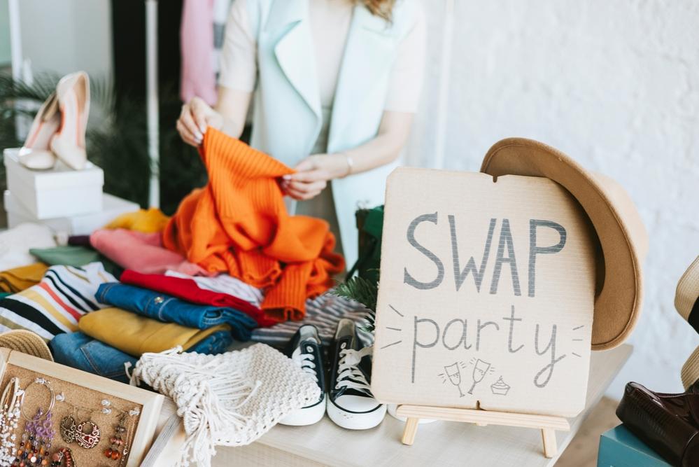 COMMUNITY CLOTHING SWAP & SHOP