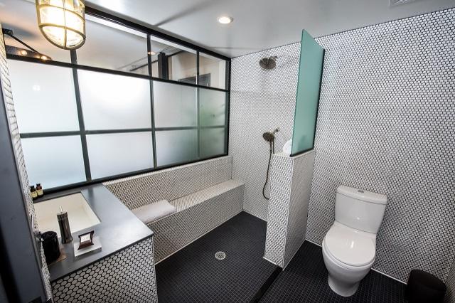 Guest room shower