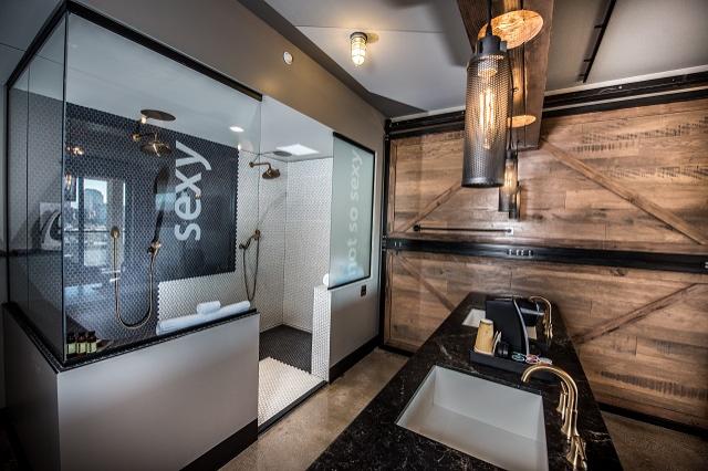Suite shower