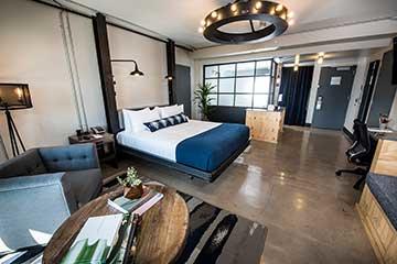 FOUND:RE Deluxe King Balcony