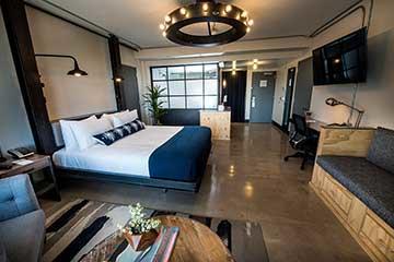 FOUND:RE Deluxe King Balcony