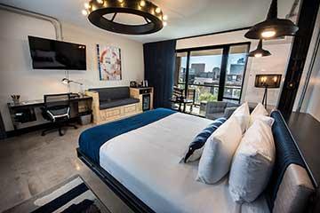 FOUND:RE Deluxe King Balcony